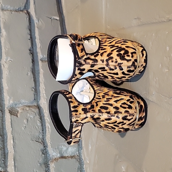 Vince Camuto Attera Ankle Strap Flat size 6.5 - Picture 4 of 6